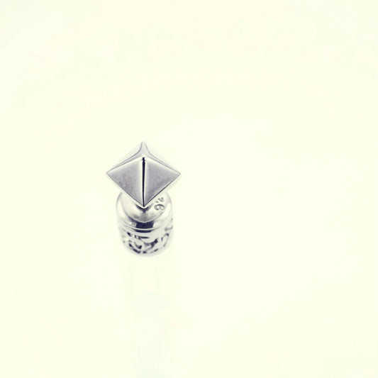 ZOCALO ソカロ タイニー ピラミッド スタッズ ピアス シャイニー Tiny Pyramid Studs Earring Shiny