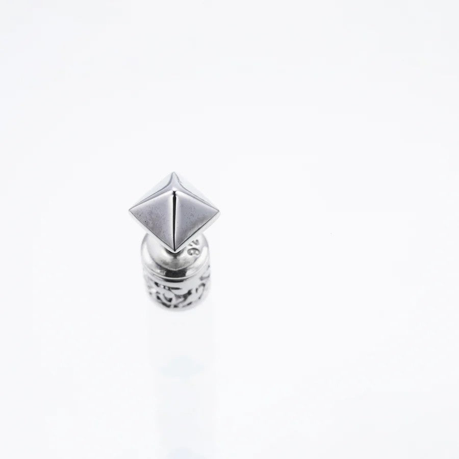 ZOCALO ソカロ タイニー ピラミッド スタッズ ピアス シャイニー Tiny Pyramid Studs Earring Shiny
