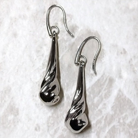 ティアドロップ ロング フックピアス Teardrop long hook piercing