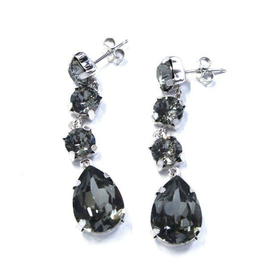 イタリア製 スワロフスキーグレイクリスタル 4連ピアス P28787 RD GRAY