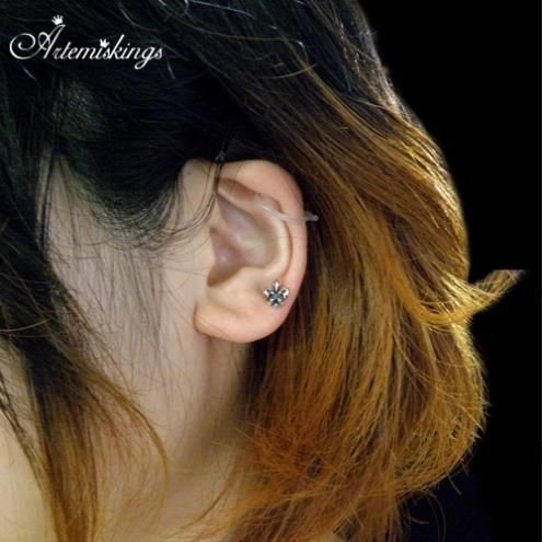 ストーンリリィスタッドBK/片耳分/アルテミスキングス/ARTEMIS KINGS (シルバー925製) ake0043