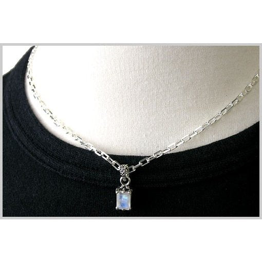 ZOCALO ソカロ イスラミック・スクエア・ペンダントS・レインボームーンストーン (シルバー950製) ZZTPDG-0464RMS