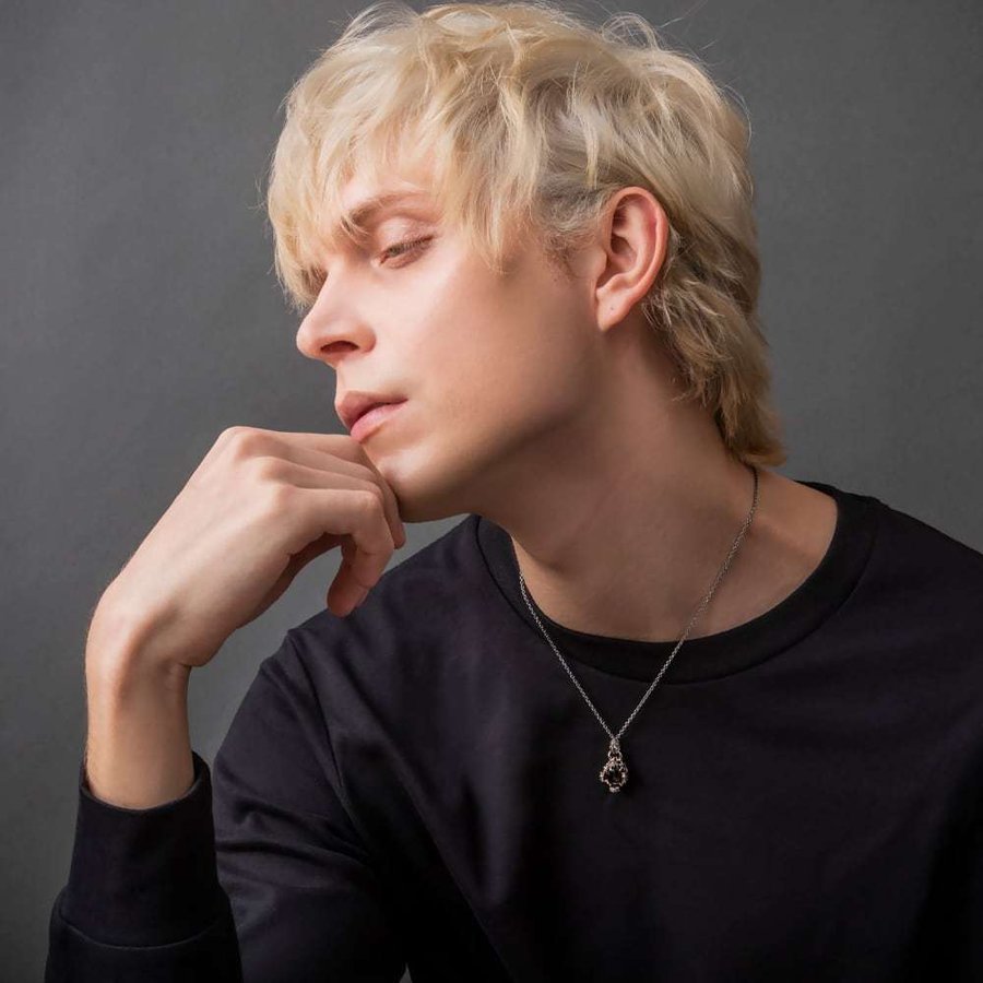 オーバルクラウンペンダントブラックスター AKP0138 Oval Crown Pendant Black Star シルバーアクセサリー Silver jewelry