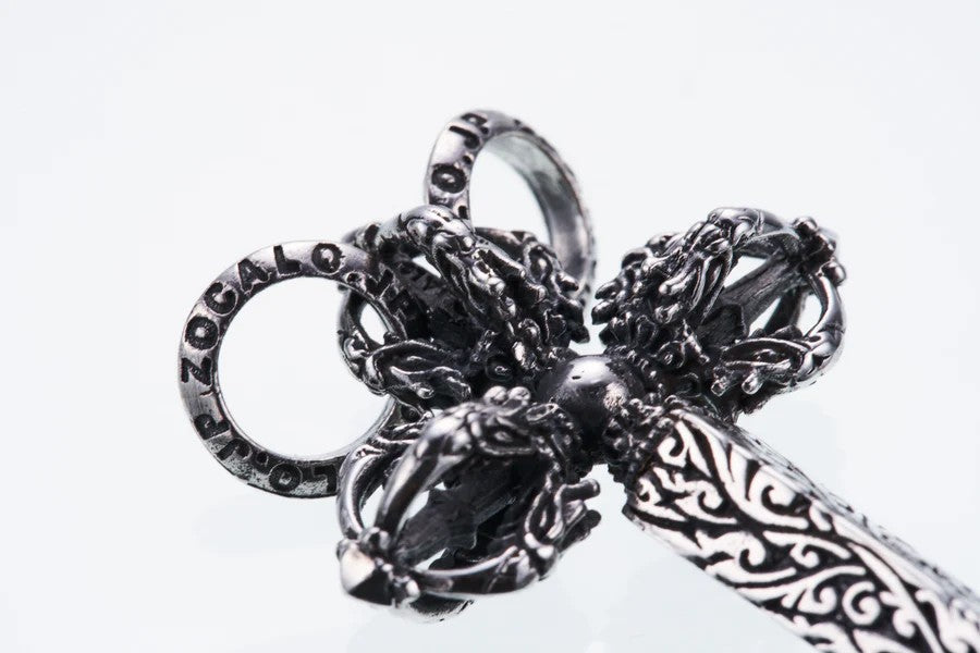 ZOCALO ソカロ チベタン ドラゴン ドージェ クロス ペンダント(S) Tibetan Dragon Dorje Cross Pendant(S)