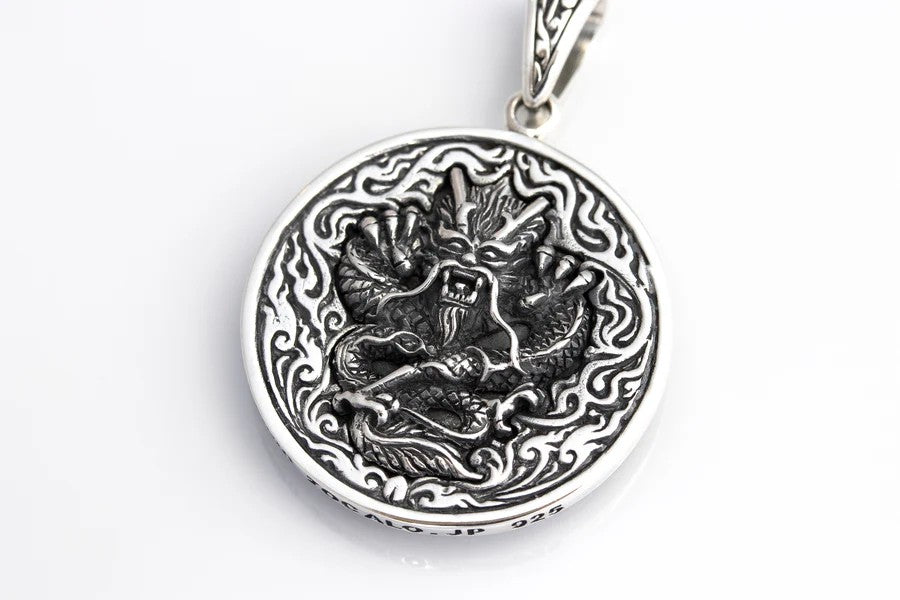 ZOCALO ソカロ クラウン ダブル ドージェ コイン ペンダント Crown Double Dorje Coin with Dragon Pendant