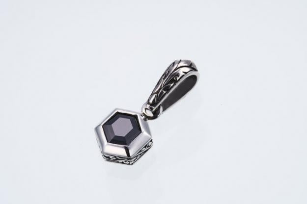 ZOCALO ソカロ ジュエルド アイビー ヘキサゴン ペンダント(ブラックCZ) Jeweled Ivy Hexagon Pendant(BlackCZ)