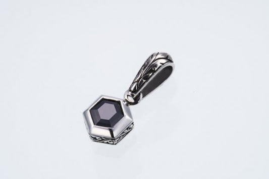 ZOCALO ソカロ ジュエルド アイビー ヘキサゴン ペンダント(ブラックCZ) Jeweled Ivy Hexagon Pendant(BlackCZ)
