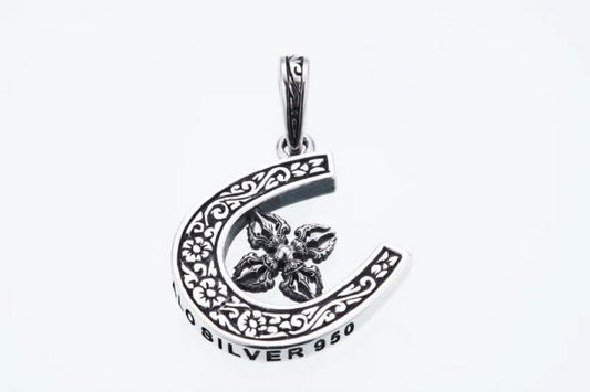 ZOCALO ソカロ ホースシュー ドージェ ペンダント（ダブルドージェ）Horse Shoe with Double Dorje Pendant