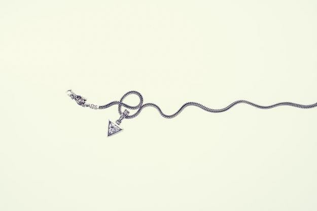ZOCALO ソカロ ジュエルド アイビー トライアングル ペンダントトップ(ホワイトCZ) Jeweled Ivy Triangle Pendant(WhiteCZ)