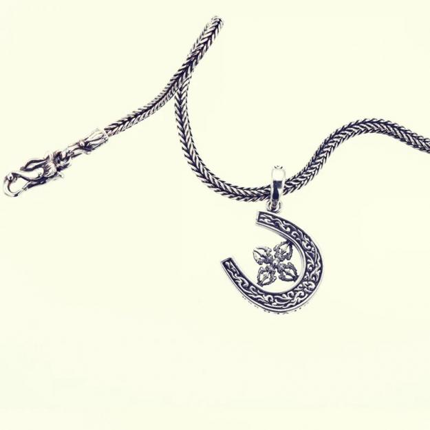 ZOCALO ソカロ ホースシュー ドージェ ペンダント（ダブルドージェ）Horse Shoe with Double Dorje Pendant