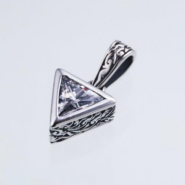 ZOCALO ソカロ ジュエルド アイビー トライアングル ペンダントトップ(ホワイトCZ) Jeweled Ivy Triangle Pendant(WhiteCZ)